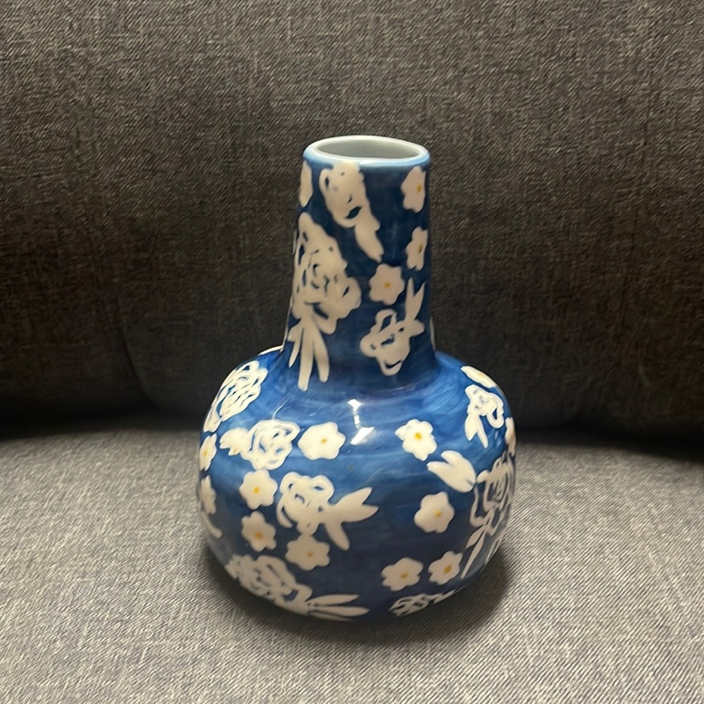 Anthropologie Welcome Spring Vase - Picture 5 of 11